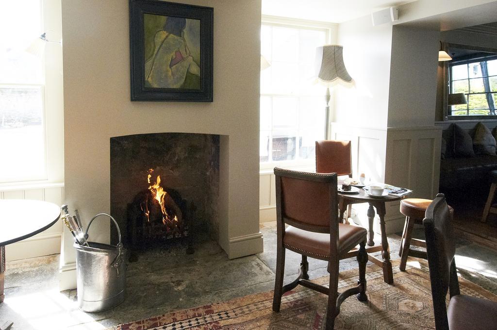 Отель The Swan Wedmore Экстерьер фото