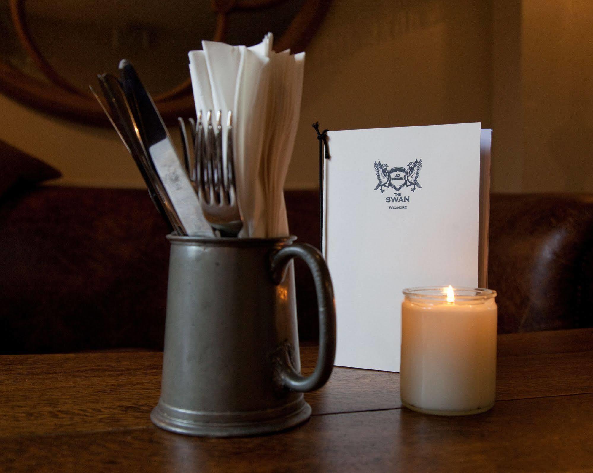 Отель The Swan Wedmore Экстерьер фото